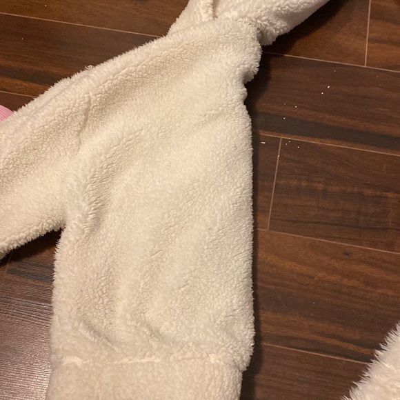 Fuzzy zip up sweater - Picture 3 of 3